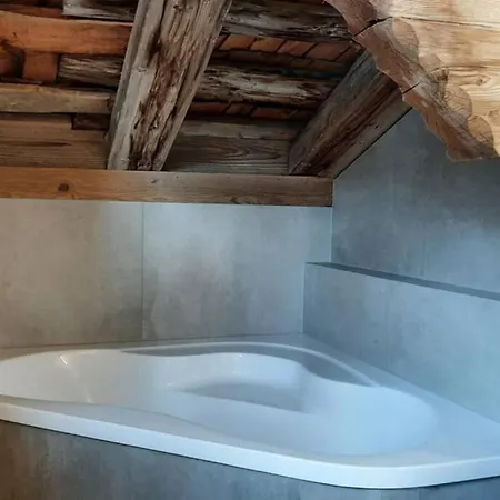 17th Century Refurbished Farmhouse Hébergement de vacances *