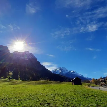 17th Century Refurbished Farmhouse Holiday home Gsteig